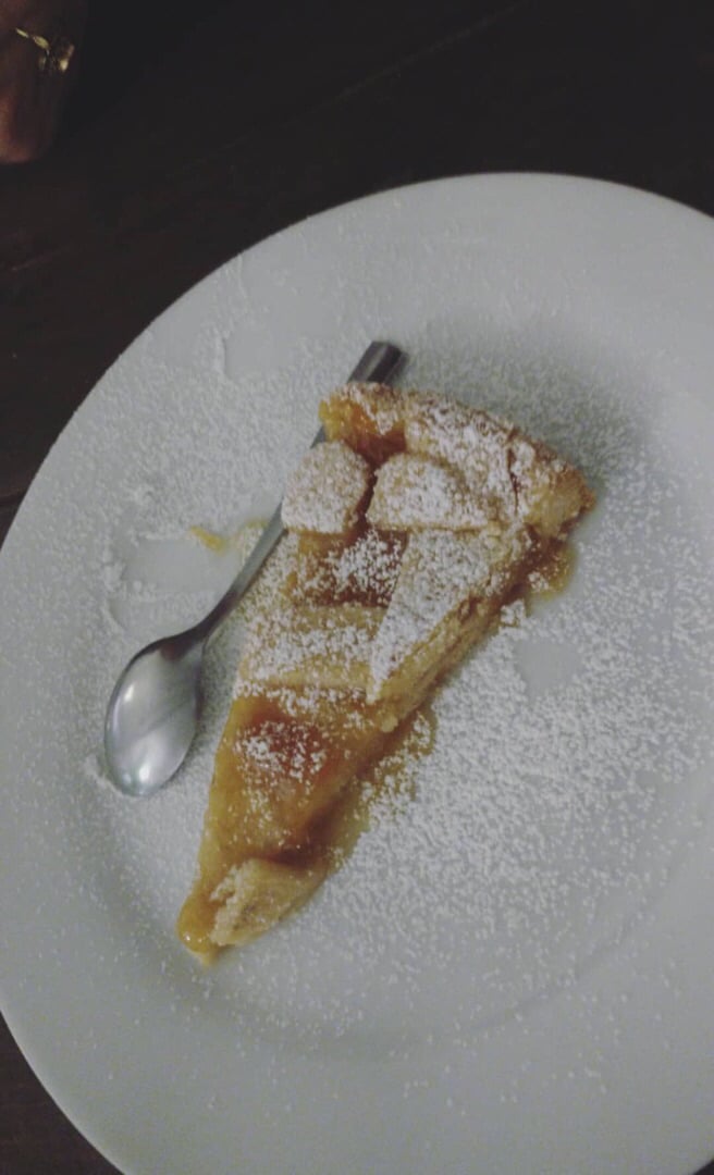 photo of Pizzeria Frontoni Apple Pie shared by @yasminbee on  10 Sep 2019 - review