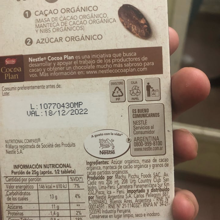review photo of Nestlé Chocolate Essentia 55% Cacao con Nibs shared by @agosluciani on 25 Oct 2021 - review