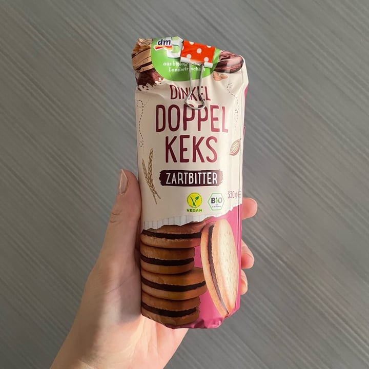 review photo of dmBio Dinkel Doppelkeks Zartbitter shared by @aliciue on 14 Jun 2022 - review