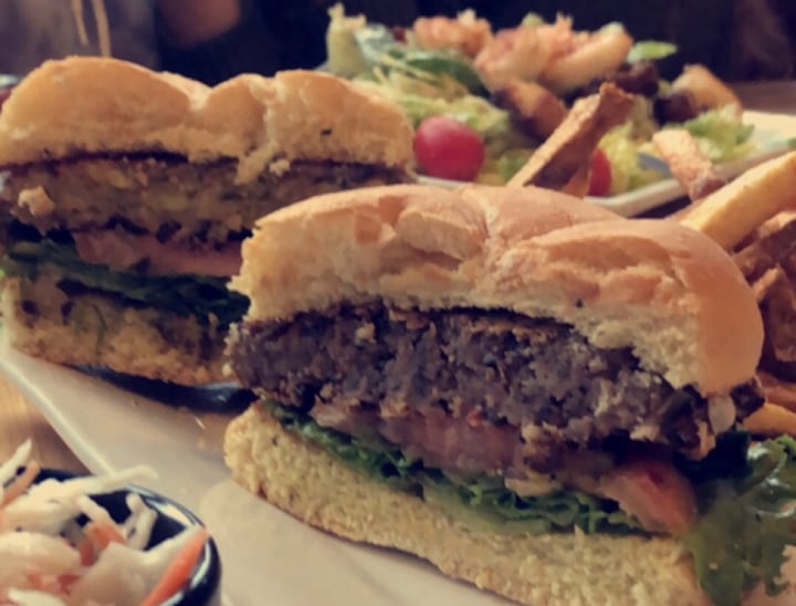 photo of The Social Bar + Kitchen The Gardenburger & The Black Bean Burger shared by @nicolipinsk on  21 Apr 2019 - review