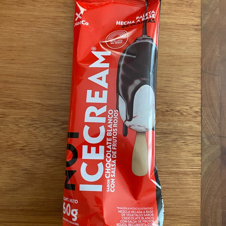photo of NotCo Not Icecream Paletas sabor Chocolate Blanco con Salsa de Frutos Rojos shared by @micabarragan on  30 Apr 2022 - review