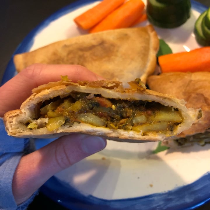 photo of Ginsters Bombay Potato & Spinach Pasty shared by @yourlocalvegan on  17 Mar 2022 - review