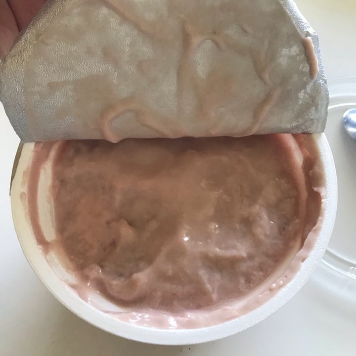 photo of Chobani Strawberry Vanilla shared by @edit on  24 Jun 2021 - review