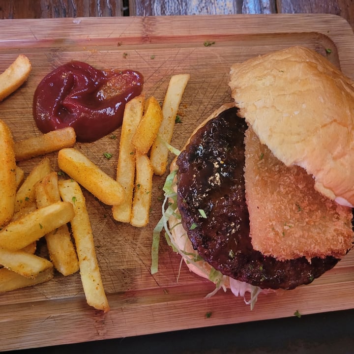 review photo of WTF Plant? WTF Bomb Burger shared by @kellyno on 17 Aug 2022 - review