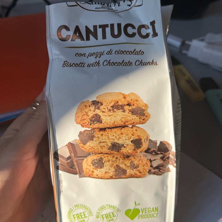 photo of Laurieri Cantucci con pezzi di cioccolato shared by @borghettoeleonora on  21 Sep 2022 - review