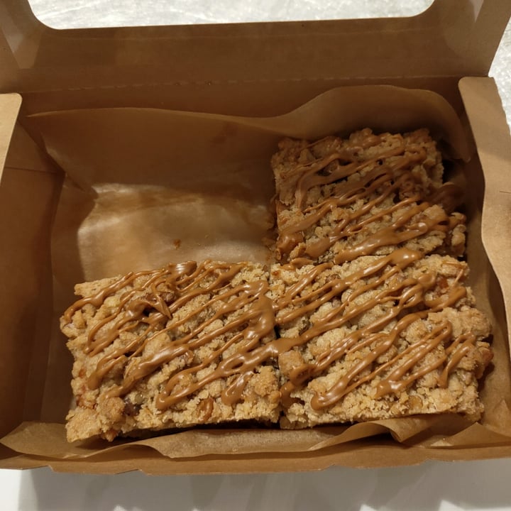 photo of Our Vegan Bakery Banana biscoff crumble shared by @cwjw on  23 May 2022 - review