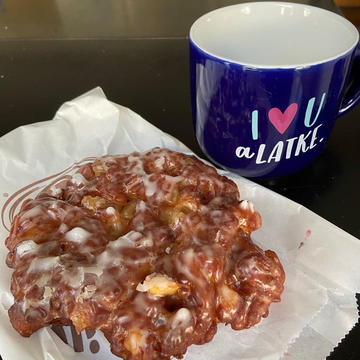 review photo of SKS Donut & Croissant Vegan Apple Fritter shared by @rachreviews on 15 Apr 2021 - review