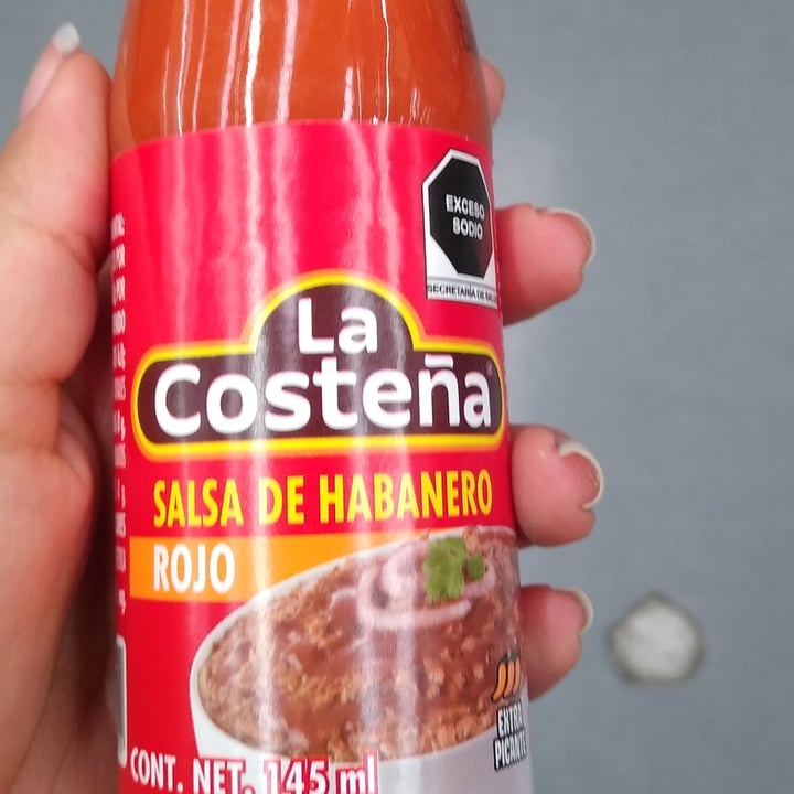 photo of La Costeña Salsa de habanero roja shared by @fergievegan on  27 Jun 2022 - review