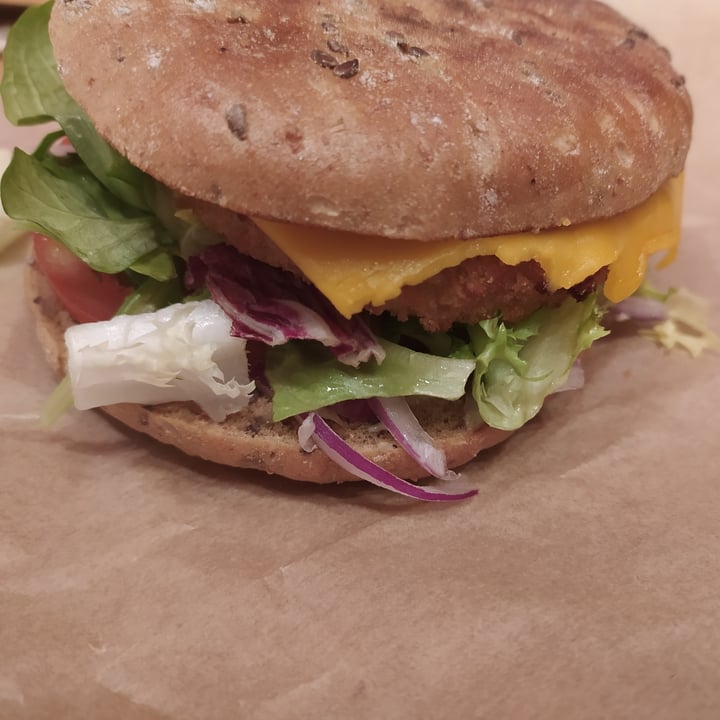 photo of Super Vegan Chickn burger shared by @teysis on  24 Jul 2021 - review