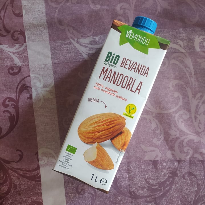 photo of Vemondo  bio bevanda mandorla shared by @maartine on  08 Aug 2022 - review