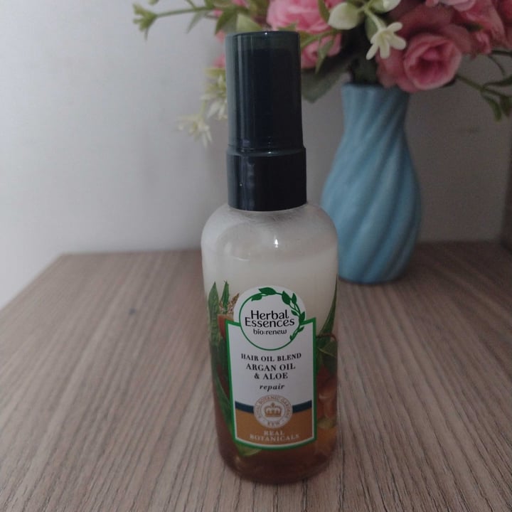 review photo of Herbal Essences Hair Oil Blend shared by @crisscarpelli on 10 Jun 2022 - review