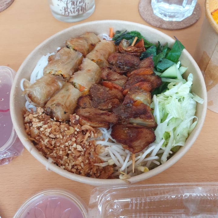 photo of Vevi Restaurant Bun Tron shared by @janaplantpowered on  27 Nov 2021 - review