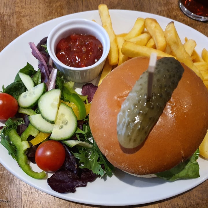 review photo of Tongadale Hotel Vegetable Burger shared by @reverse-eng-vegan on 28 Sep 2020 - review