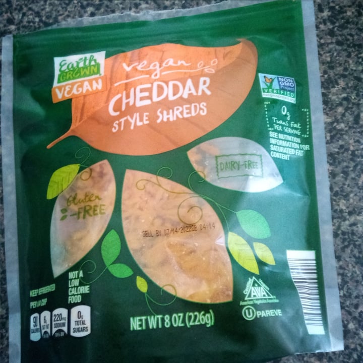 review photo of Earth Grown Cheddar Style Shreds shared by @globalpetpsychic on 31 May 2022 - review