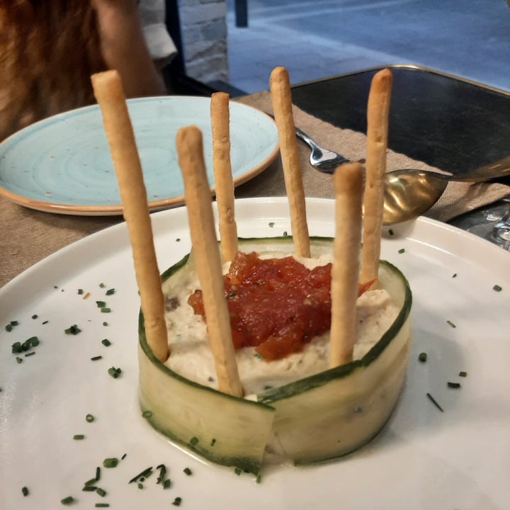 review photo of CONJUGOO - The Cóctel Shop Ensaladilla de berenjena asada shared by @miriamnortes on 22 Nov 2022 - review