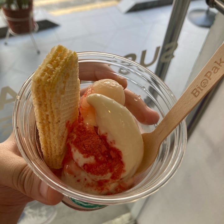 photo of Everyday Vegan Pte. Ltd. Strawberry Lychee Sundae shared by @fulfilling on  03 Dec 2022 - review