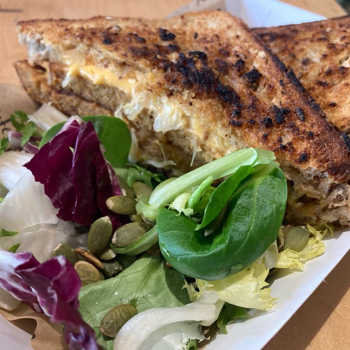 photo of Cafe Thrive Toasted New Yorker Rueben shared by @hollya113 on  25 Apr 2022 - review