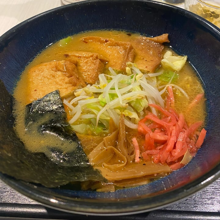 photo of Yoshi Ramen Jiro Curry Ramen shared by @microzuzzi on  20 Apr 2022 - review