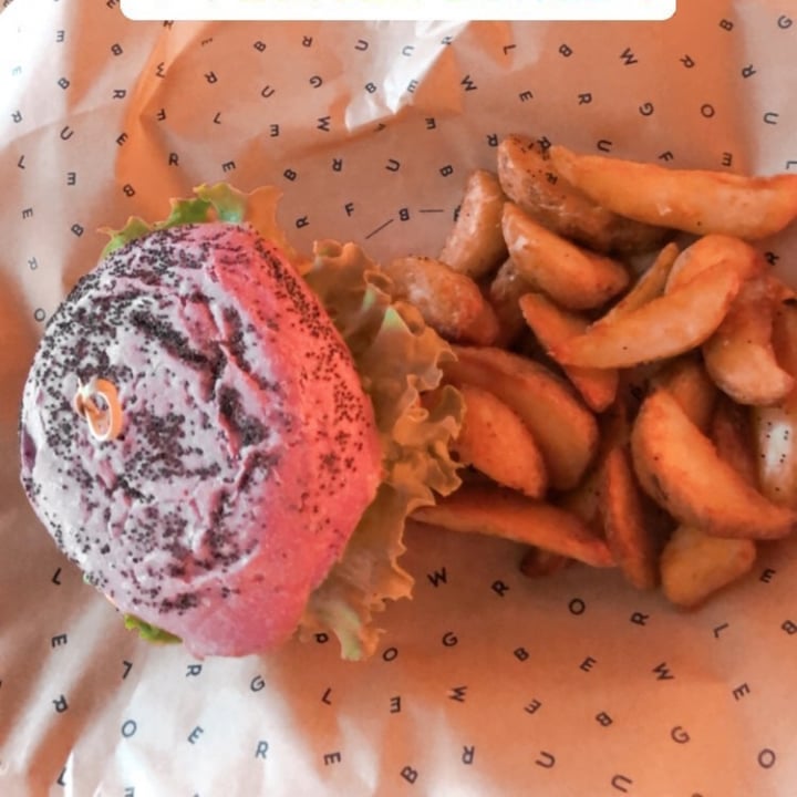 photo of Flower Burger Cherry Bomb shared by @erika00 on  07 Aug 2020 - review