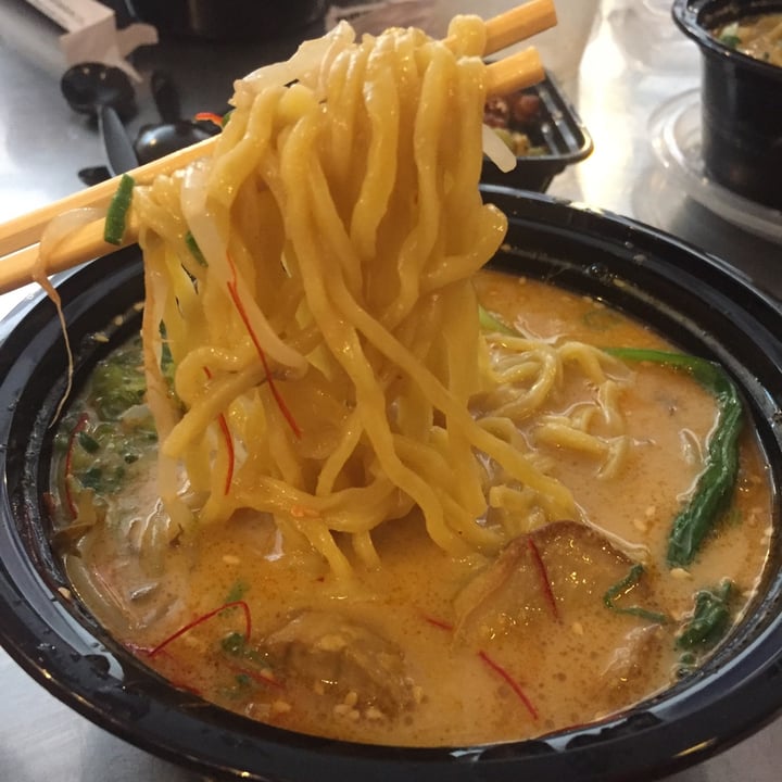 photo of Ramen Hood Cold Smoked Onion Ramen shared by @smasherbrown on  26 Feb 2021 - review