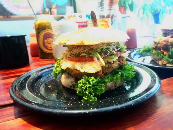 photo of Gorucha's Burger Hamburguesa Kong shared by @rebevegan on  12 Mar 2020 - review