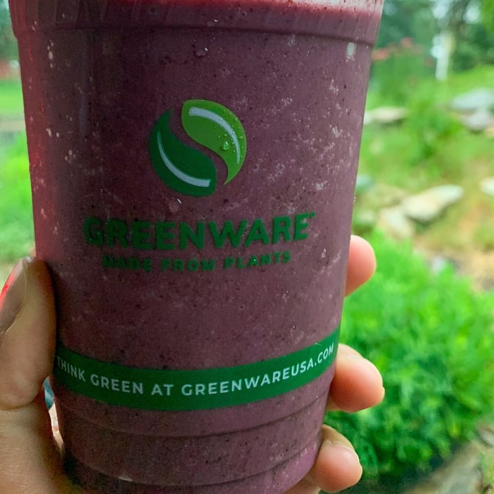 photo of Heirloom Food Company Pomegranate Dark Chocolate Smoothie shared by @jordaneatsplants on  22 Jun 2021 - review