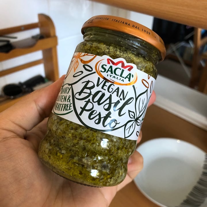 photo of Sacla' Vegan Basil Pesto shared by @jamesallnutt on  14 May 2020 - review