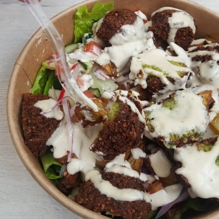 photo of HaMakom ensalada de falafel shared by @mica23 on  26 May 2022 - review