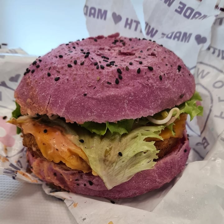 review photo of Flower Burger Cherry bomb shared by @rsimona on 24 Nov 2021 - review