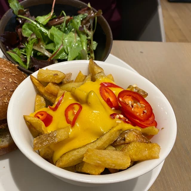 菜肴“Chilli Cheese Fries”的照片