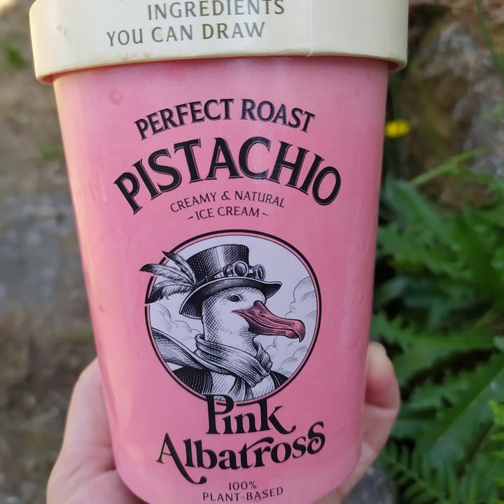 review photo of Pink Albatross Helado de pistacho shared by @ardora on 11 Jun 2021 - review