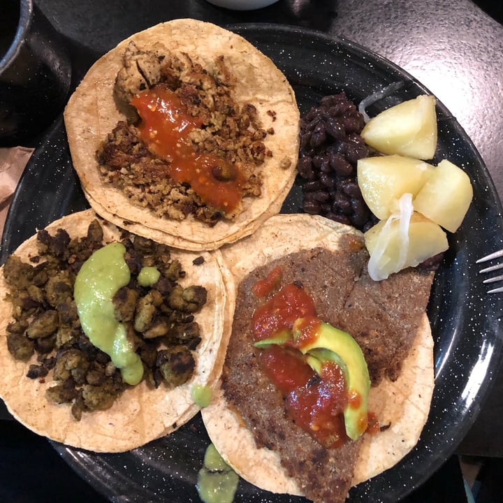 photo of Por Siempre Vegana Taquería Vegan tacos shared by @ketchupfights on  15 Dec 2020 - review