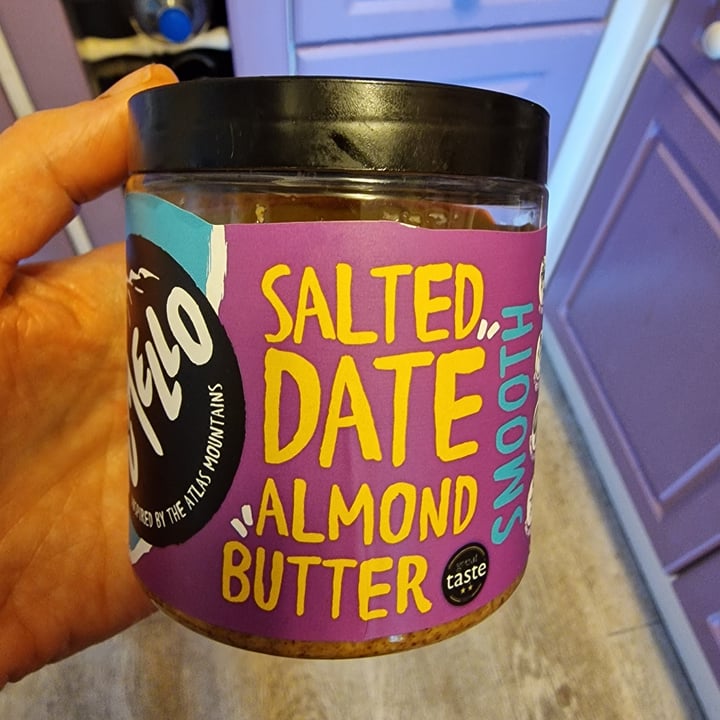 photo of Yumello Salted Date And Almond Butter shared by @juliakrz on  29 Jun 2022 - review