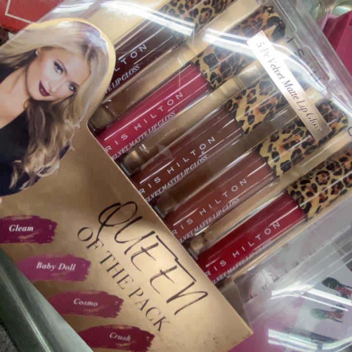 photo of paris hilton maquillaje shared by @evamorr on  06 Aug 2022 - review