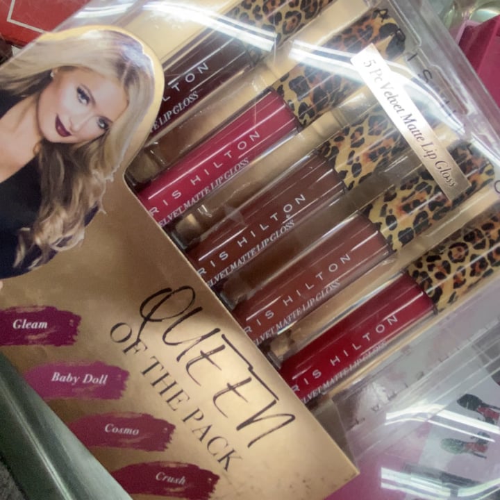 review photo of paris hilton maquillaje shared by @evamorr on 06 Aug 2022 - review