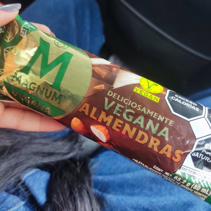 photo of Magnum Magnum Almendras Vegana shared by @esterarroyo on  07 Aug 2022 - review