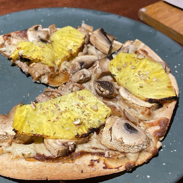 Photo of the dish “Pizza hawaiana vegana”
