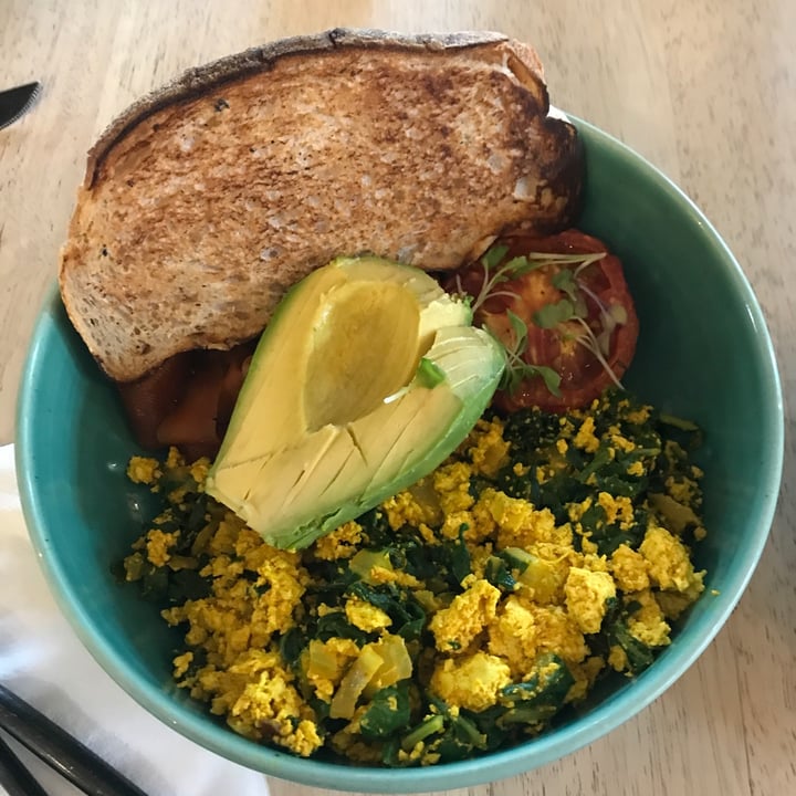 photo of Lexi's Healthy Eatery Sexier Spinach Scramble shared by @meganimal on  31 Oct 2021 - review