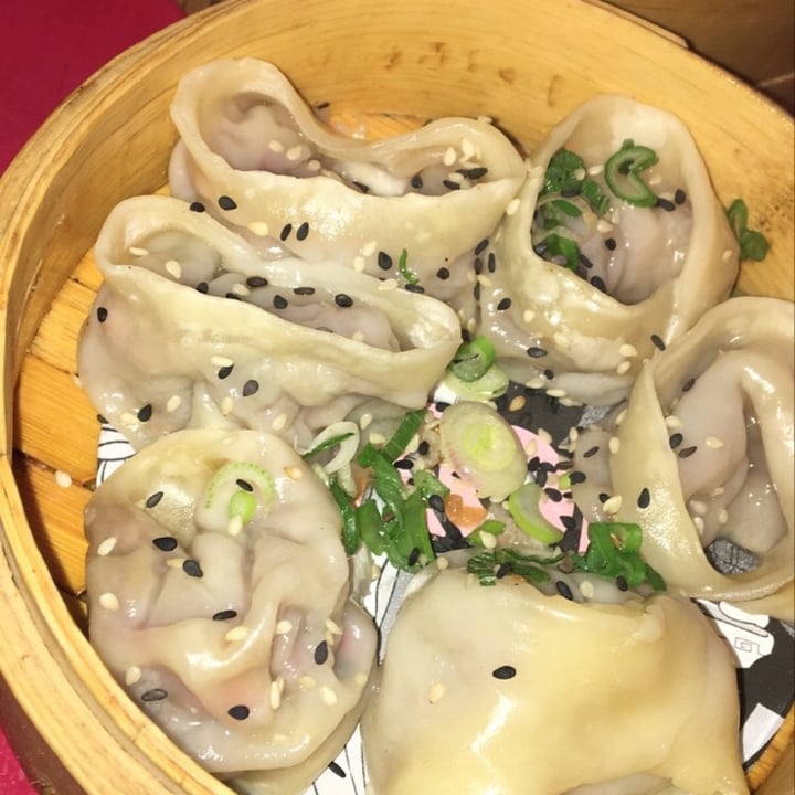 photo of Koi Dumplings (Delivery and Takeaway only) Bao de tofu y verduras shared by @catabuffarini on  01 May 2021 - review