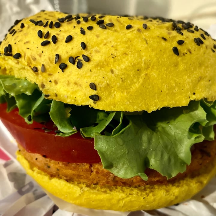 photo of Flower Burger Cheesy cecio shared by @aminacarli on  14 Jul 2022 - review