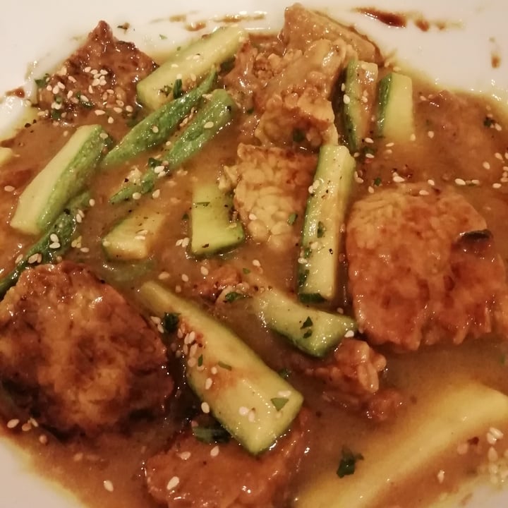 photo of Osteria Veggente Tempeh al curry con zucchine shared by @marmellina10 on  19 Oct 2022 - review