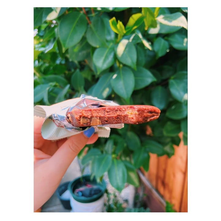 review photo of GoMacro Smooth Sanctuary Double Chocolate + Peanut Butter Chips shared by @groovyjunebug on 06 Aug 2021 - review