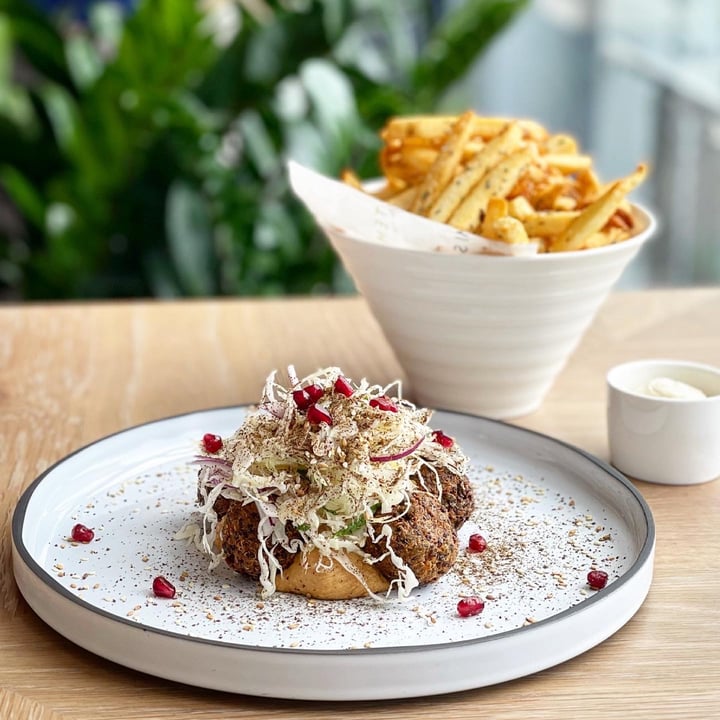 review photo of Artemis Grill Quinoa Falafel shared by @veggiexplorer on 07 Jul 2021 - review