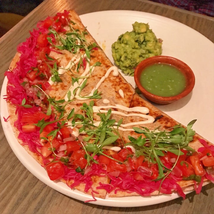 review photo of Bar Verde Grilled Quesadilla shared by @natmoraesrocha on 03 Jul 2019 - review
