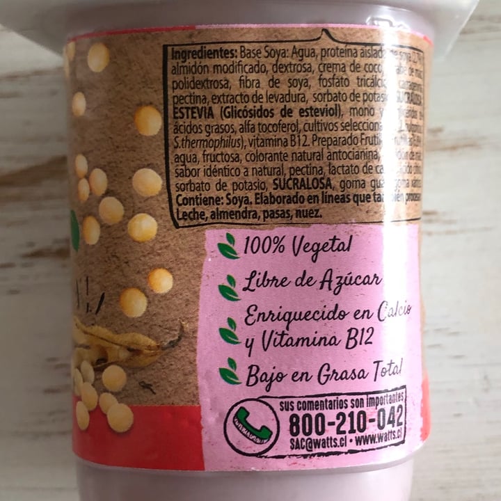 photo of Lonco Leche Yogurt de soya frutilla shared by @maconstanza on  11 Mar 2021 - review