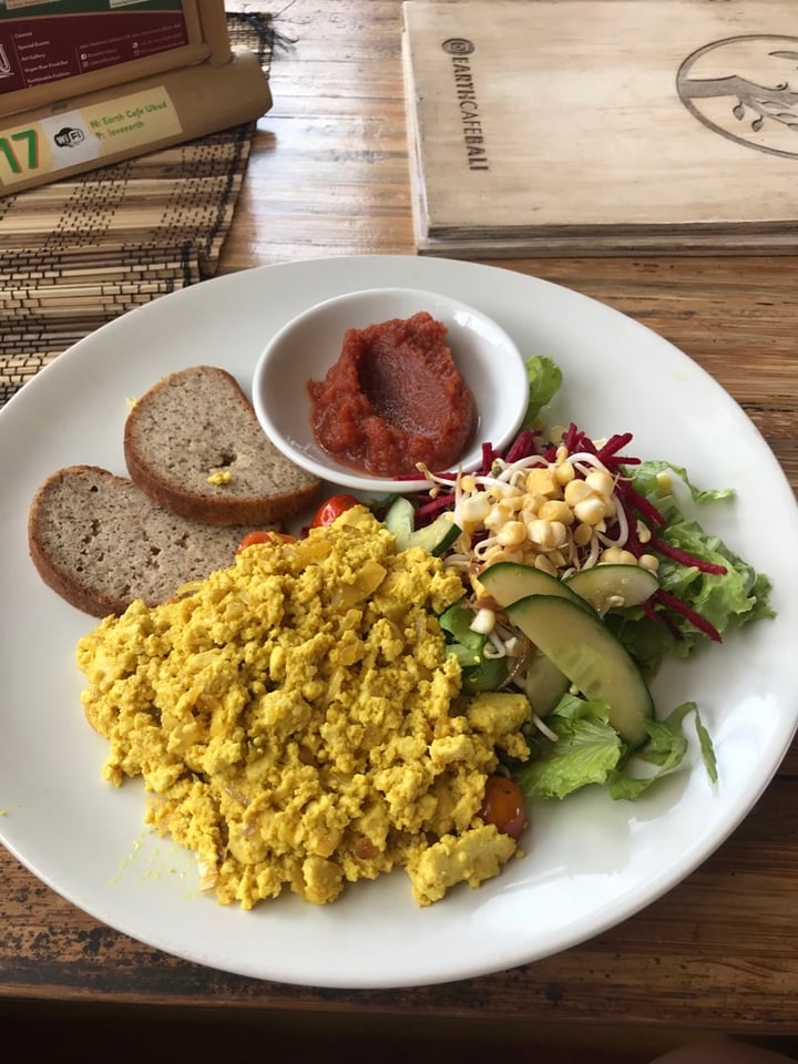 photo of Earth Cafe & Market Ubud Scrambled Tofu shared by @samgracelove on  30 Dec 2019 - review