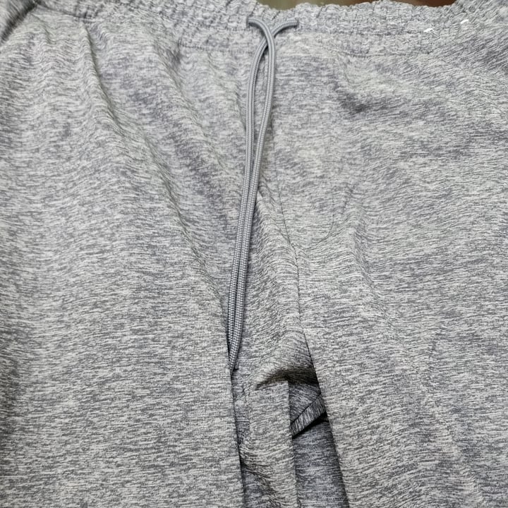 Uniqlo Gray Ultra Stretch Active Jogger Pants Review