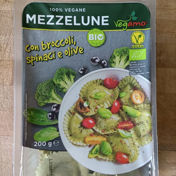 photo of Vegamo Mezzelune broccoli spinaci e olive shared by @maka89 on  19 Mar 2022 - review