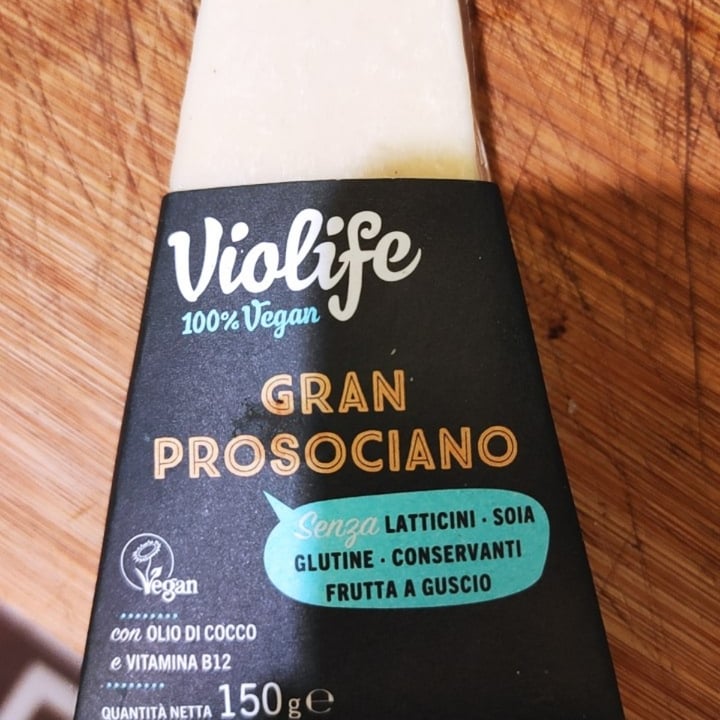 review photo of Violife Prosociano Wedge shared by @lumacow on 07 May 2022 - review