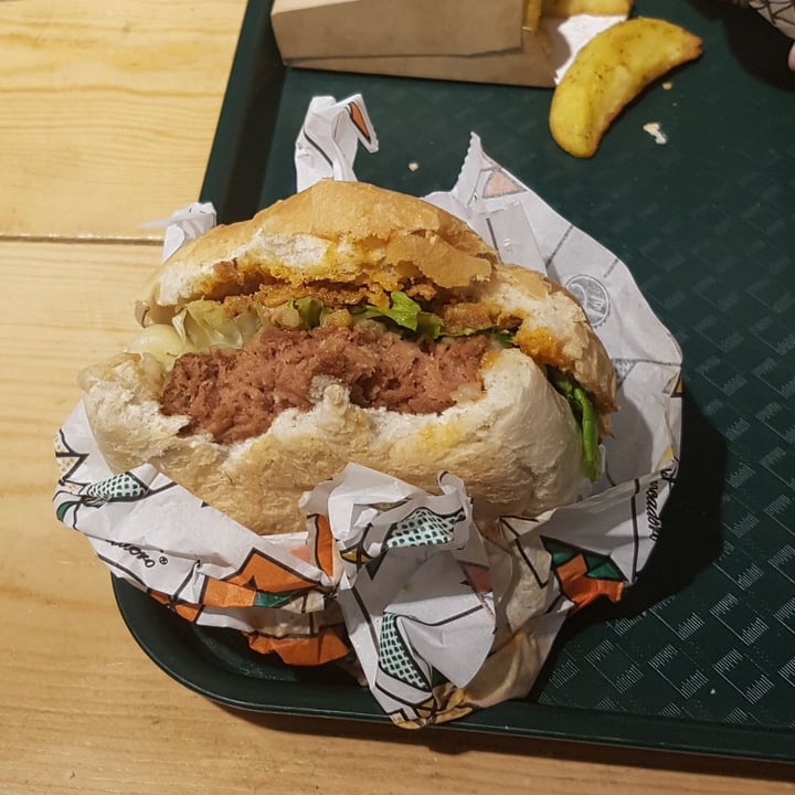 review photo of La Trocadero Eureka burger shared by @crislamar on 09 Jan 2020 - review